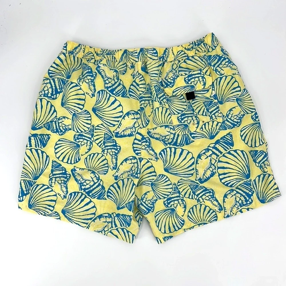 Vineyard Vines yellow, and blue seashell Trunks SZ XL